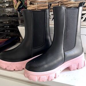 Black lug sole boots with pink sole NEVER WORN size 7